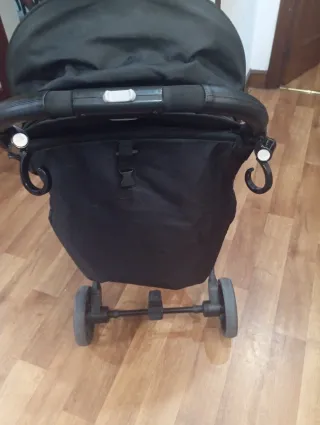 Silla de paseo negra con capota gris nueva