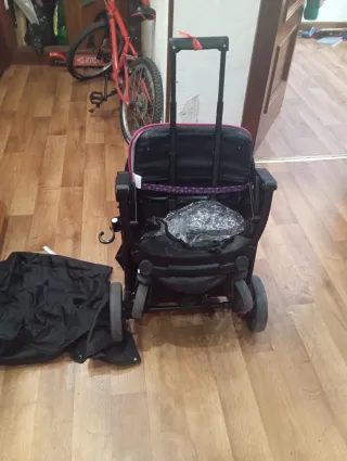 Silla de paseo negra con capota gris nueva