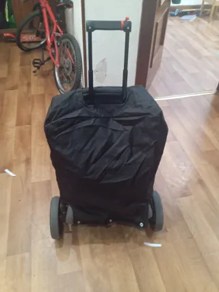 Silla de paseo negra con capota gris nueva