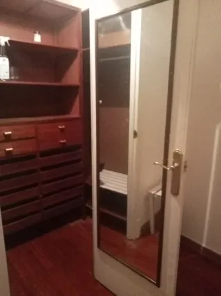 Se alquila Habitación