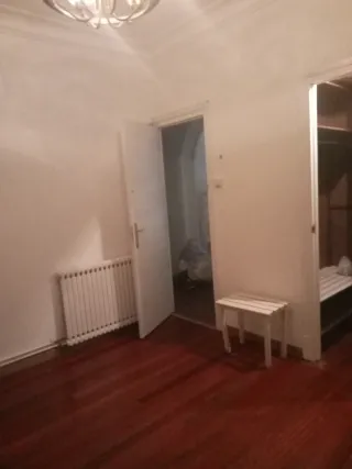 Se alquila Habitación