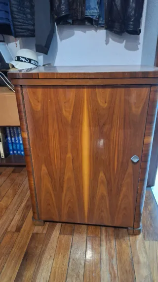 Máquina de coser Alfa de Luxe con mueble