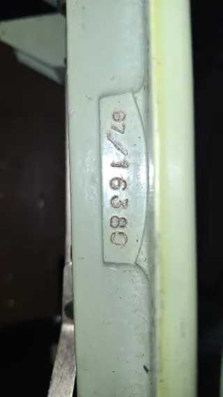 Máquina de coser Alfa de Luxe con mueble