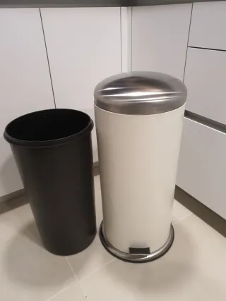 Cubo basura con pedal Mjösa Ikea blanco 30 litros