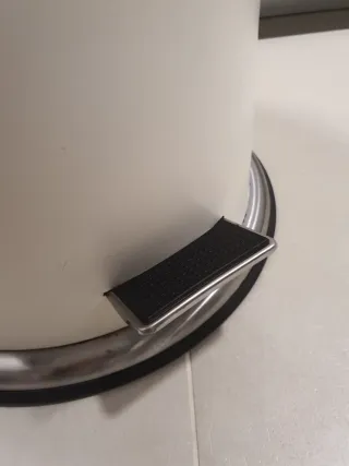 Cubo basura con pedal Mjösa Ikea blanco 30 litros