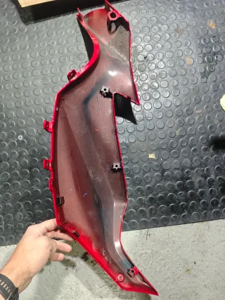Painel Direito Yamaha MT07 Vermelho