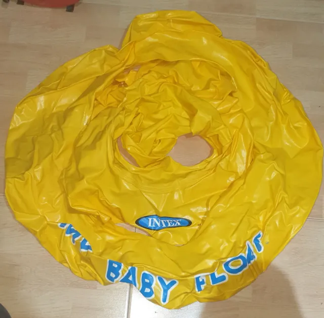 2 Piscinas y 2 flotadores de bebes Inflables Intex