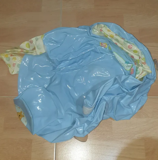 2 Piscinas y 2 flotadores de bebes Inflables Intex