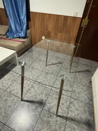 Mesa de cristal salón madera
