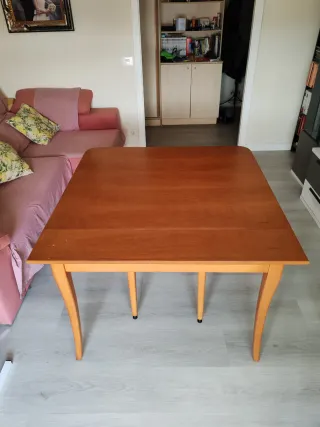 Mesa extensible Irureta de madera maciza de cerezo