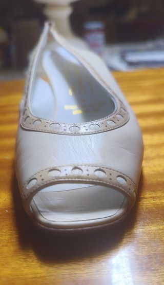 Sandali aperti punta beige