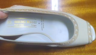 Sandali aperti punta beige