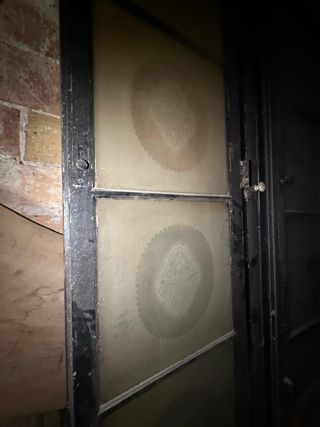 Puertas antiguas de madera y cristal