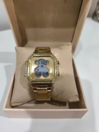 Reloj Tous Dorado con Bisel de Cristales