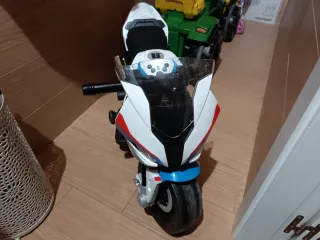 Moto BMW Eléctrica Infantil Casi Nueva