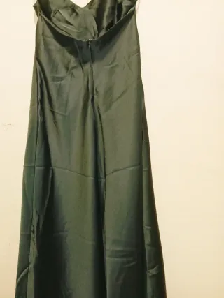 Vestido largo tirantes cruzados.