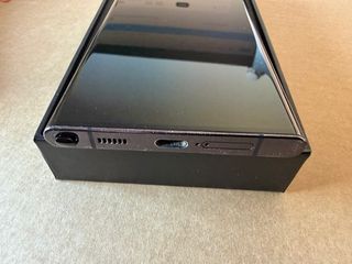 Samsung S22 Ultra 256GB con Lápiz y Accesorios