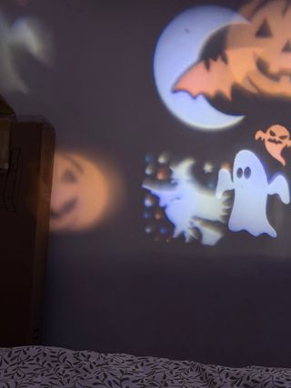 Proyector LED Casalux con trípode y 3 diapositivas