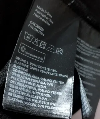 Vestido negro H&M abertura espalda. H&M