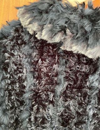 Abrigo pelo El Corte Inglés negro y gris