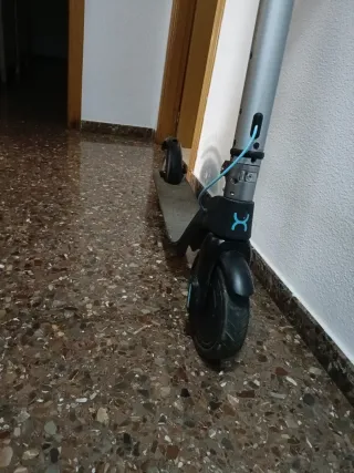 Patinete eléctrico Cecotec Bongo serie A con casco