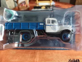 Camión a escala 1:43