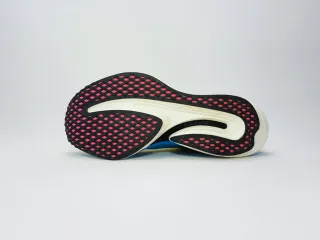 Mizuno Wave Rebellion Pro. Talla 40,5