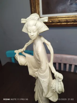 Figura Oriental Vintage Marmolina