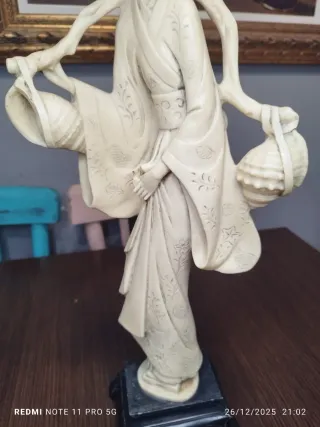 Figura Oriental Vintage Marmolina