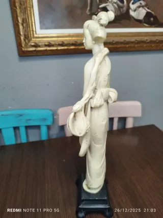 Figura Oriental Vintage Marmolina