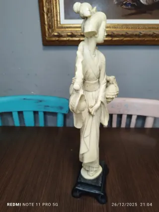 Figura Oriental Vintage Marmolina