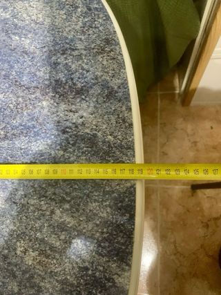 Mesa de formica con 4 sillas