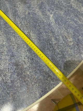 Mesa de formica con 4 sillas