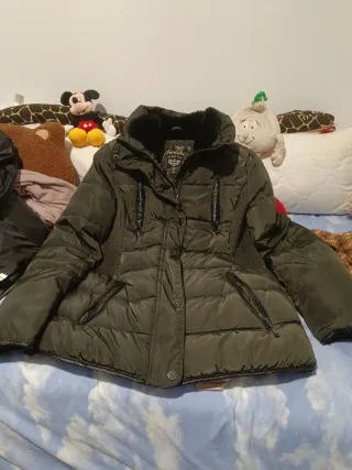 Chaqueta kaki mujer cuello piel negro