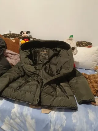 Chaqueta kaki mujer cuello piel negro