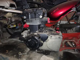 Motor Kawasaki GPZ 500