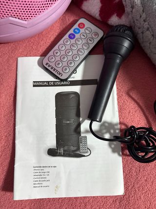 Altavoz INFINITON rosa con micrófono