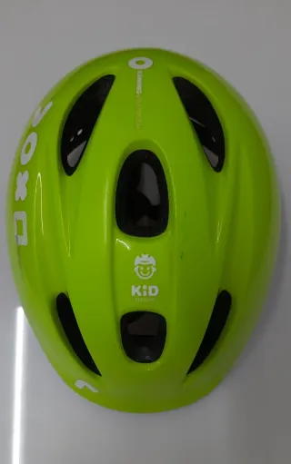 Casco infantil verde