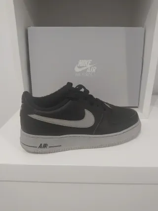 Nike Air Force 1 Zapatillas Negras y Plateadas