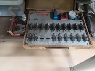 Se vende maquinaria de reparación de calzado