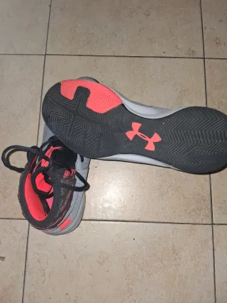 Under Armour Rocket 2 Gris/Rojo