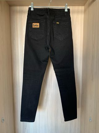 Pantalón vaquero Lois negro