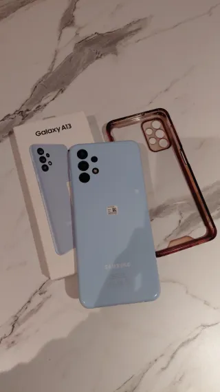 Samsung Galaxy A13 + Funda Protectora