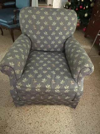 2 sillones de tela con estampado floral