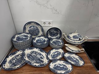 Vajilla Inglesa completa antigua.