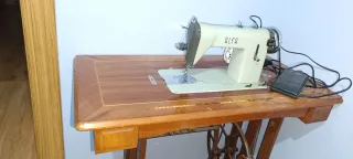 Máquina de coser Alfa clásico con motor