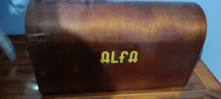 Máquina de coser Alfa clásico con motor