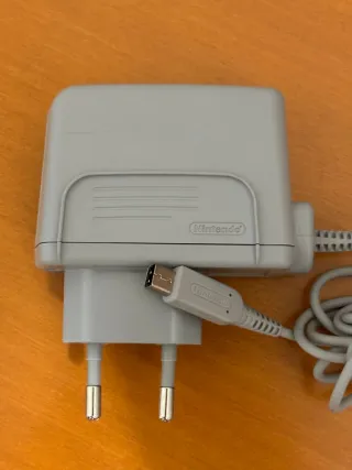 Caricabatterie ufficiale Nintendo 3DS
