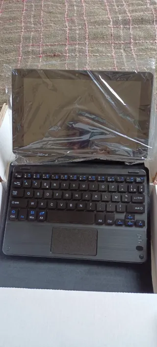 KLIPAD 2-in-1 Tablet con Teclado Negro