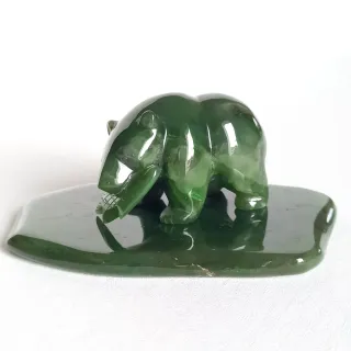 Scultura Orso Grizzly in Giada Nefrite